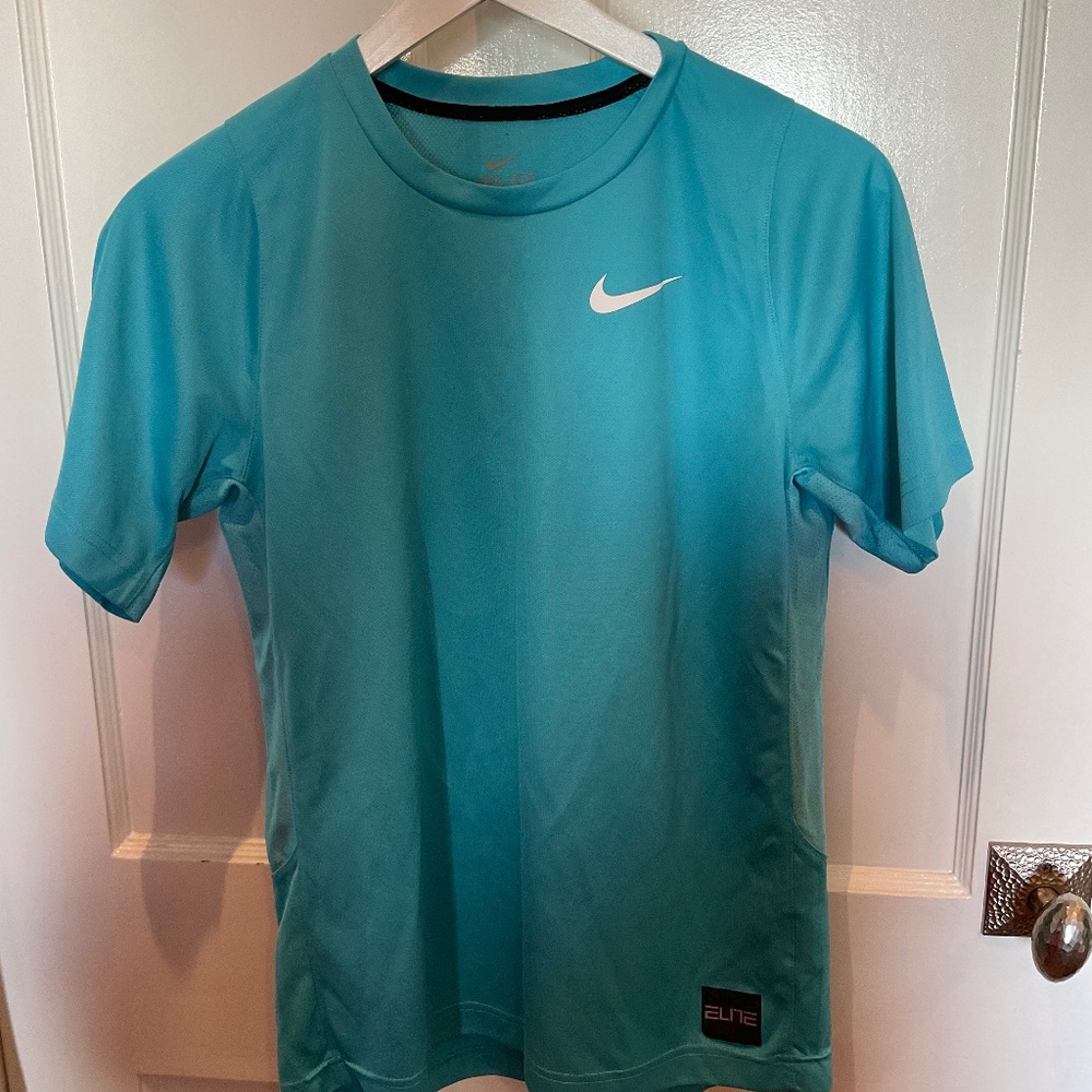 Boys Nike Dri-fit aqua tee, XL